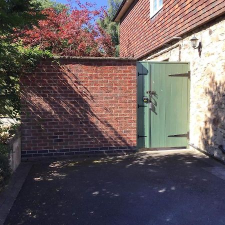 Quiet Residential Road, Short Walk To Hospital Apartment Derby Exterior photo